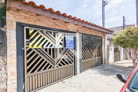 Casa à venda com 279m², 4 quartos e 2 vagas Casa à venda com 279m², 4 quartos e 2 vagasFachada