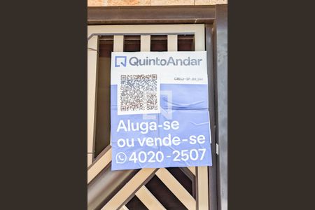 Casa à venda com 279m², 4 quartos e 2 vagas Casa à venda com 279m², 4 quartos e 2 vagasFachada