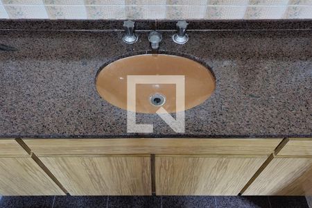 Casa à venda com 740m², 4 quartos e 2 vagas Casa à venda com 740m², 4 quartos e 2 vagasBanheiro da suíte 2