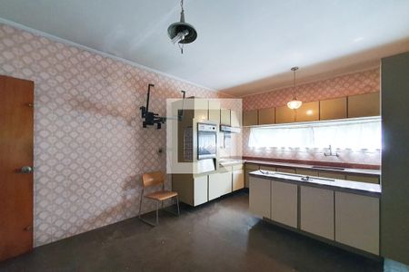 Casa à venda com 740m², 4 quartos e 2 vagas Casa à venda com 740m², 4 quartos e 2 vagasCozinha