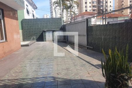 Casa à venda com 740m², 4 quartos e 2 vagas Casa à venda com 740m², 4 quartos e 2 vagasQuintal/edícula