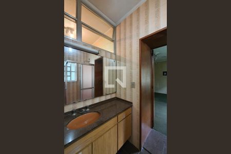 Casa à venda com 740m², 4 quartos e 2 vagas Casa à venda com 740m², 4 quartos e 2 vagasBanheiro da suíte 2