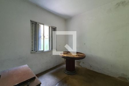 Casa à venda com 740m², 4 quartos e 2 vagas Casa à venda com 740m², 4 quartos e 2 vagasQuintal/edícula