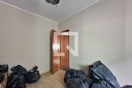 Casa à venda com 740m², 4 quartos e 2 vagas Casa à venda com 740m², 4 quartos e 2 vagasBiblioteca