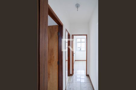 Corredor de apartamento para alugar com 3 quartos, 70m² em Santa Mônica, Belo Horizonte