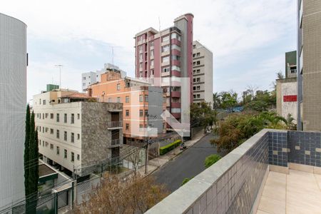 Apartamento à venda com 248m², 4 quartos e 4 vagas Apartamento à venda com 248m², 4 quartos e 4 vagasVista