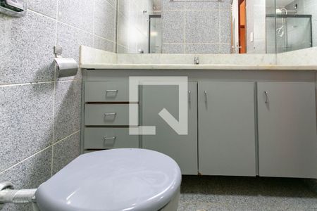 Apartamento à venda com 248m², 4 quartos e 4 vagas Apartamento à venda com 248m², 4 quartos e 4 vagasBanheiro da Suíte