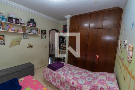 Casa de condomínio à venda com 190m², 3 quartos e 4 vagasQuarto 2