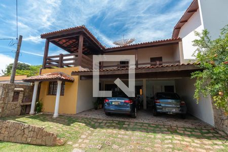 Casa de condomínio à venda com 190m², 3 quartos e 4 vagasFachada  