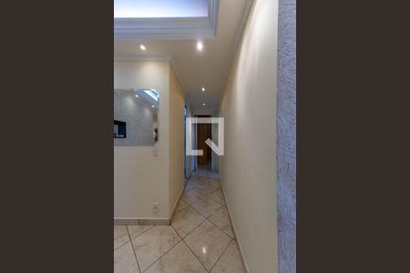 Corredor de apartamento para alugar com 2 quartos, 54m² em Vila Ivone, São Paulo