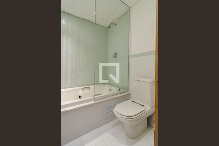 Apartamento à venda com 110m², 1 quarto e 3 vagasBanheiro