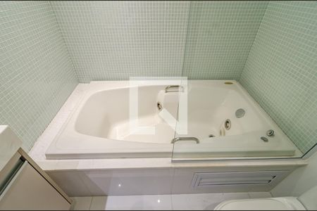 Apartamento à venda com 110m², 1 quarto e 3 vagasBanheiro