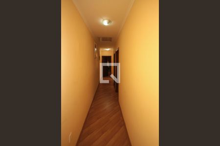 Casa para alugar com 200m², 3 quartos e 2 vagasCorredor