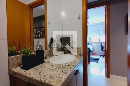 Apartamento à venda com 87m², 3 quartos e 1 vaga Apartamento à venda com 87m², 3 quartos e 1 vagaBanheiro Social