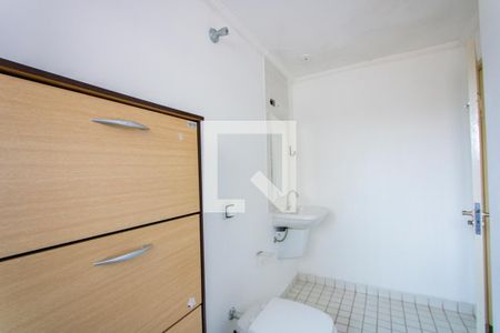 Apartamento à venda com 70m², 2 quartos e 1 vaga Apartamento à venda com 70m², 2 quartos e 1 vagaBanheiro
