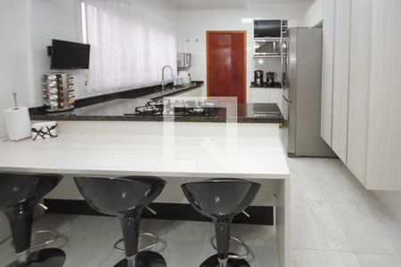 Casa à venda com 341m², 3 quartos e 8 vagasCozinha