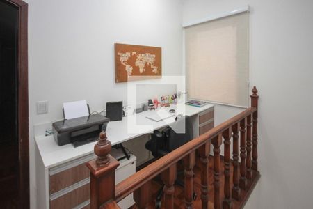 Casa à venda com 341m², 3 quartos e 8 vagasEscritório