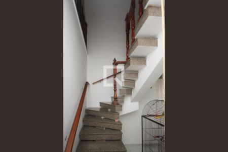 Casa à venda com 341m², 3 quartos e 8 vagasEscada