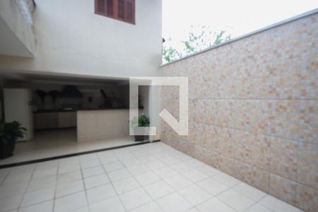 Casa à venda com 341m², 3 quartos e 8 vagasQuintal