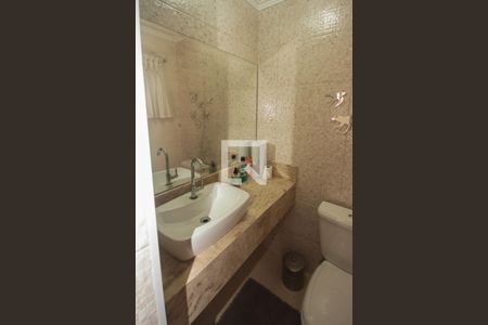 Casa à venda com 341m², 3 quartos e 8 vagasbanheiro da garagem