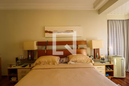 Apartamento à venda com 226m², 4 quartos e 4 vagas Apartamento à venda com 226m², 4 quartos e 4 vagasSuíte 2