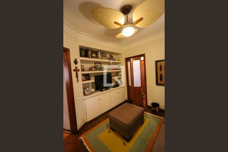 Apartamento à venda com 226m², 4 quartos e 4 vagas Apartamento à venda com 226m², 4 quartos e 4 vagasSala de TV