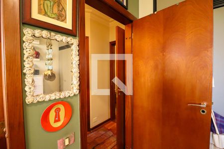 Apartamento à venda com 226m², 4 quartos e 4 vagas Apartamento à venda com 226m², 4 quartos e 4 vagasQuarto 1