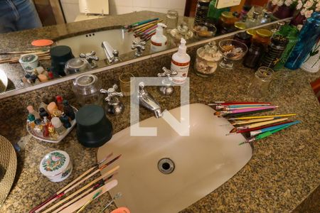 Apartamento à venda com 226m², 4 quartos e 4 vagas Apartamento à venda com 226m², 4 quartos e 4 vagasBanheiro 1