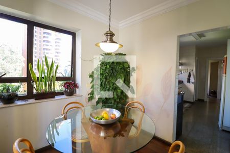 Apartamento à venda com 226m², 4 quartos e 4 vagas Apartamento à venda com 226m², 4 quartos e 4 vagasCopa