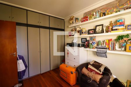 Apartamento à venda com 226m², 4 quartos e 4 vagas Apartamento à venda com 226m², 4 quartos e 4 vagasQuarto 1