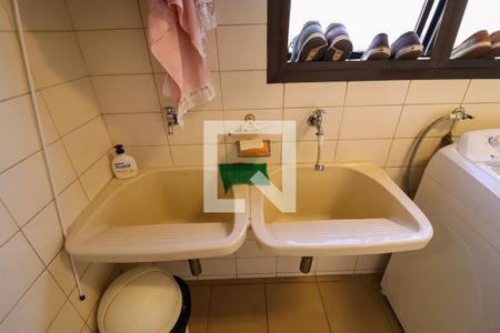 Apartamento à venda com 226m², 4 quartos e 4 vagas Apartamento à venda com 226m², 4 quartos e 4 vagasÁrea de Serviço