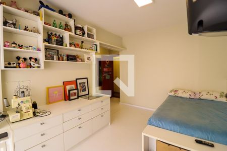 Apartamento à venda com 226m², 4 quartos e 4 vagas Apartamento à venda com 226m², 4 quartos e 4 vagasSuíte 1