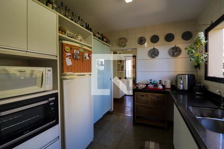 Apartamento à venda com 226m², 4 quartos e 4 vagas Apartamento à venda com 226m², 4 quartos e 4 vagasCozinha