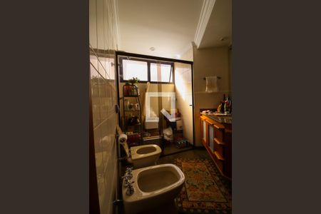 Apartamento à venda com 226m², 4 quartos e 4 vagas Apartamento à venda com 226m², 4 quartos e 4 vagasBanheiro 1