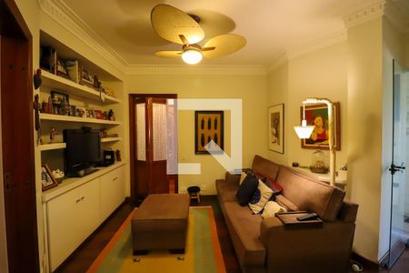 Apartamento à venda com 226m², 4 quartos e 4 vagas Apartamento à venda com 226m², 4 quartos e 4 vagasSala de TV