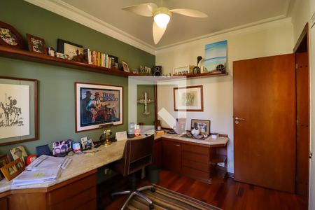 Apartamento à venda com 226m², 4 quartos e 4 vagas Apartamento à venda com 226m², 4 quartos e 4 vagasQuarto 2