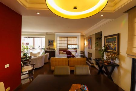 Apartamento à venda com 226m², 4 quartos e 4 vagas Apartamento à venda com 226m², 4 quartos e 4 vagasSala de Jantar
