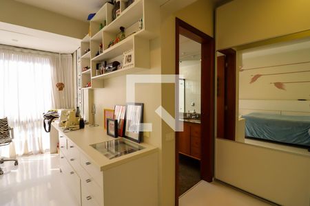Apartamento à venda com 226m², 4 quartos e 4 vagas Apartamento à venda com 226m², 4 quartos e 4 vagasSuíte 1
