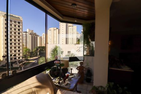 Sala de apartamento à venda com 4 quartos, 226m² em Vila Suzana, São Paulo