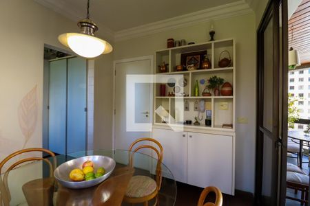 Apartamento à venda com 226m², 4 quartos e 4 vagas Apartamento à venda com 226m², 4 quartos e 4 vagasCopa