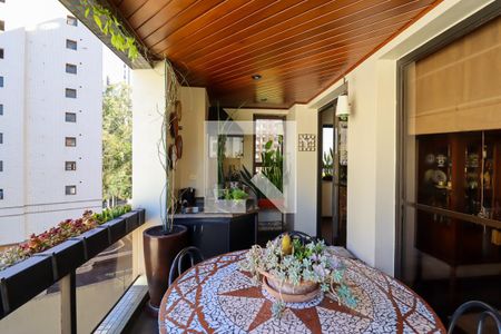 Apartamento à venda com 226m², 4 quartos e 4 vagas Apartamento à venda com 226m², 4 quartos e 4 vagasvaranda