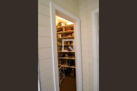 Apartamento à venda com 226m², 4 quartos e 4 vagas Apartamento à venda com 226m², 4 quartos e 4 vagasDespensa