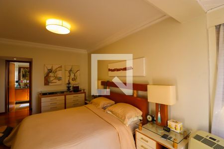 Apartamento à venda com 226m², 4 quartos e 4 vagas Apartamento à venda com 226m², 4 quartos e 4 vagasSuíte 2