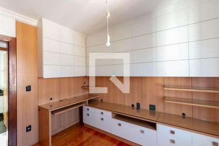 Quarto 1 de apartamento para alugar com 3 quartos, 120m² em Grajaú, Belo Horizonte