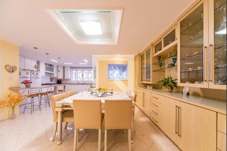 Casa à venda com 400m², 3 quartos e 6 vagasCopa e Cozinha