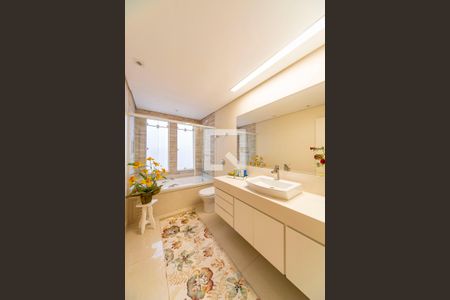 Casa à venda com 400m², 3 quartos e 6 vagasBanheiro do Quarto 3