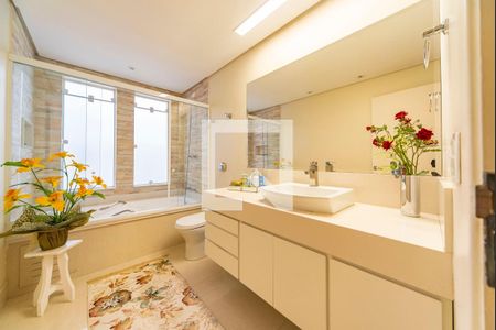 Casa à venda com 400m², 3 quartos e 6 vagasBanheiro do Quarto 3