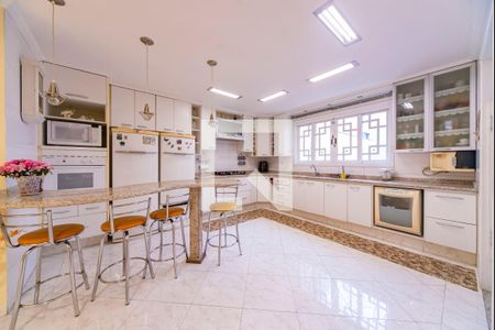 Casa à venda com 400m², 3 quartos e 6 vagasCopa e Cozinha