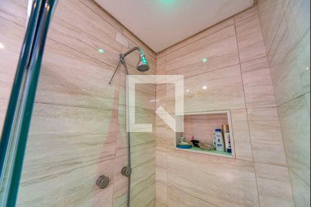 Casa à venda com 400m², 3 quartos e 6 vagasChuveiro 