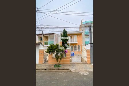 Casa à venda com 400m², 3 quartos e 6 vagasFachada